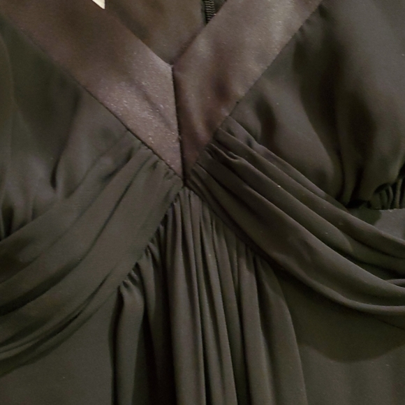 Gorgeous A line black dress - Picture 9 of 9